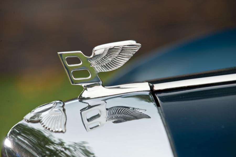 Логотип Bentley S3 Continental Saloon by James Young 1963 года  (фото 13 из 15)